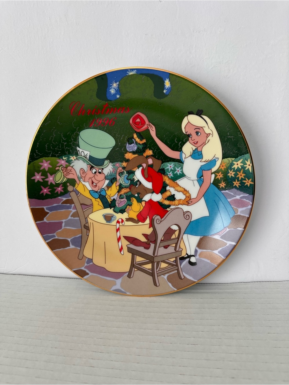 Disney Alice in Wonderland Holiday Collector Plate - Green, Blue, Red